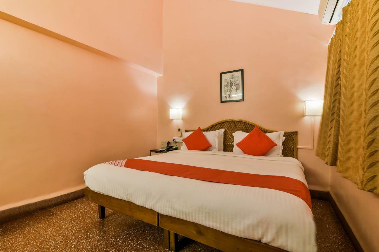 Oyo 807 Hotel Gopika International Goa Exterior photo